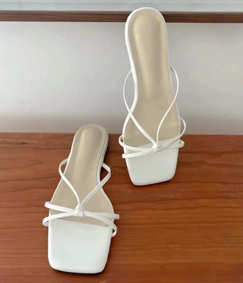 꼬임 슬리퍼 여름 샌들 뮬 화이트 굽2cm
