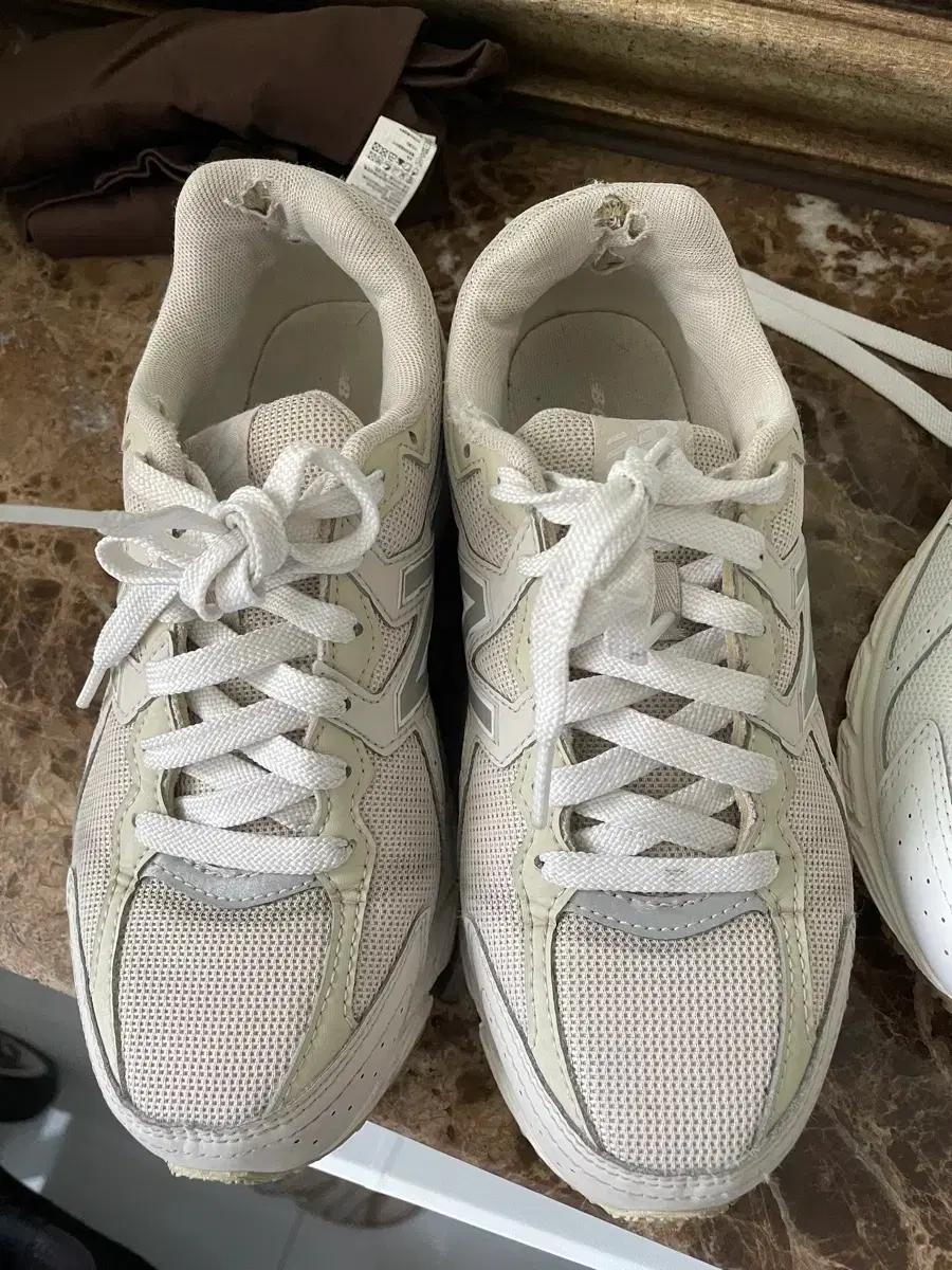 뉴발란스 480 베이지 235사이즈