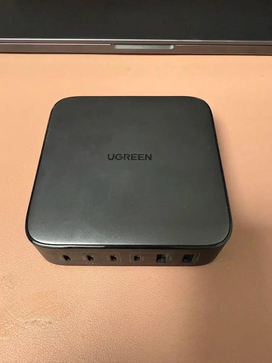 UGREEN 200W 멀티 충전기