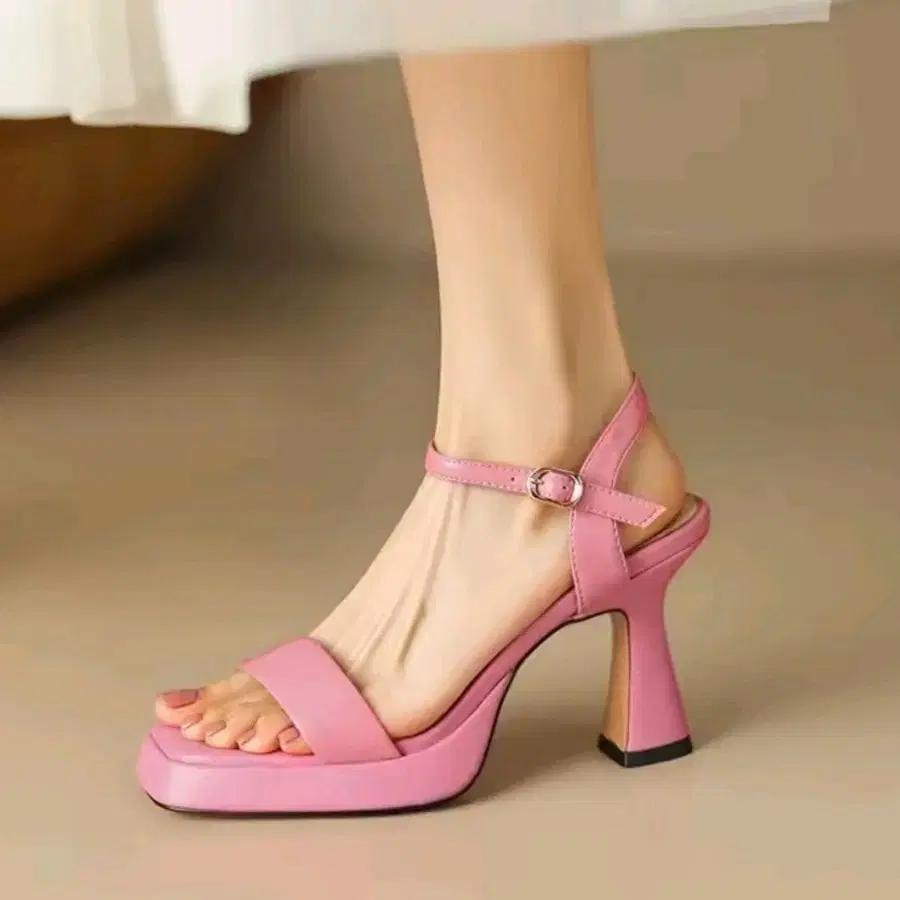 여성펌프스.7cm. 225~255.하히힐.스트랩 원피스.캐주얼