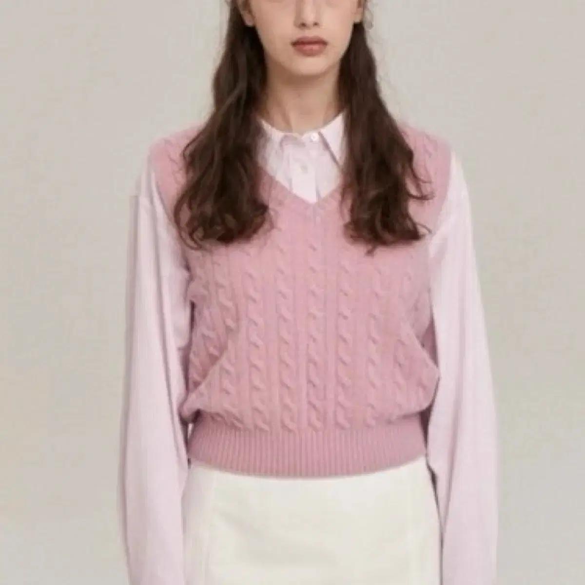 더바넷 포니 케이블 니트 베스트