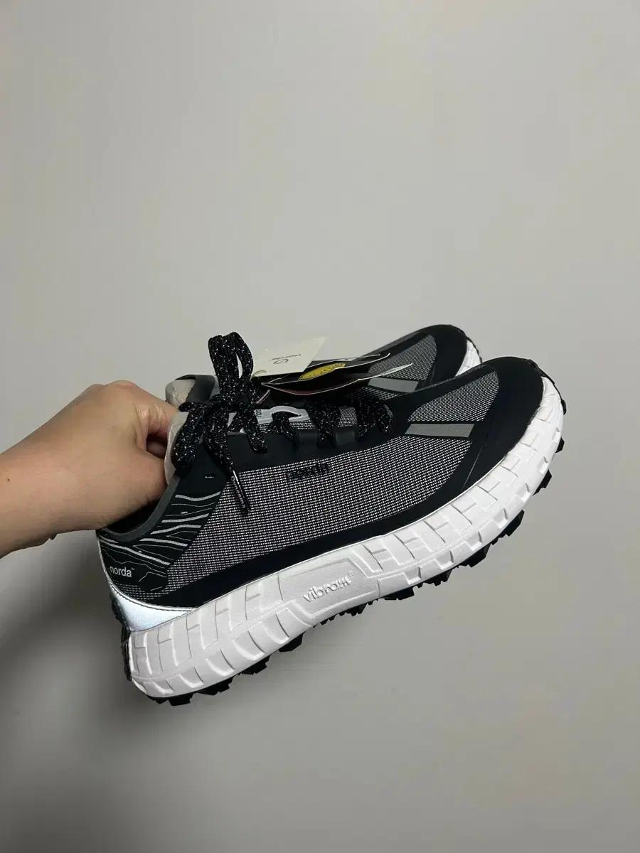 (새상품) norda(노다) 001 블랙 우먼8(250)