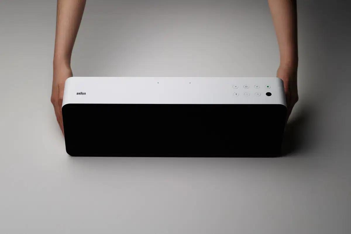 BRAUN AUDIO(브라운오디오) LE02 화이트 새상품급 판매합니다.