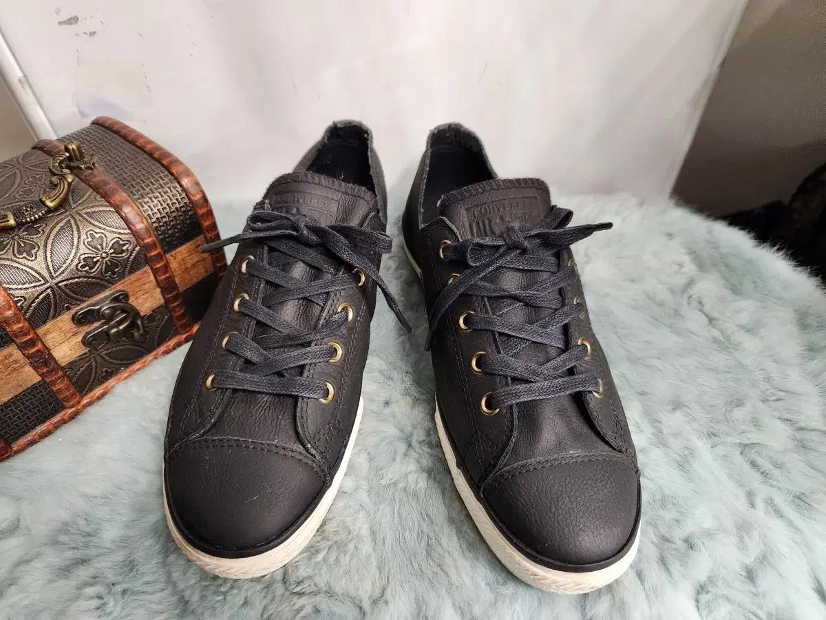 컨버스(정품)240mm(여성)가죽신발