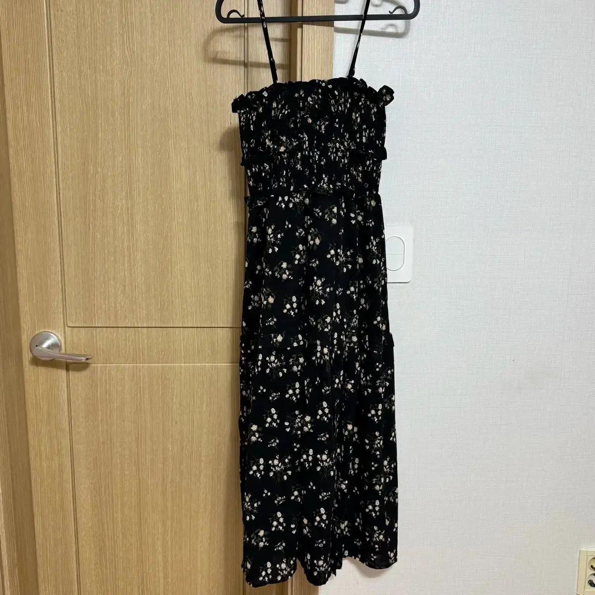 빅사이즈 코코앤유 블랙 탑프릴 꽃무늬 롱 휴양지 원피스