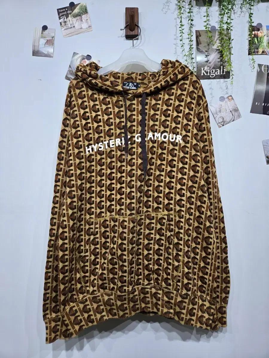 히스테릭 글래머 로고 패턴 후드티 모노그램