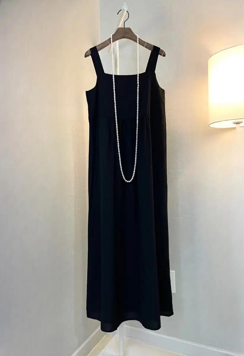 블랙나시롱 루즈핏끈나시쉬폰 여름리본 백오픈바캉스 원피스