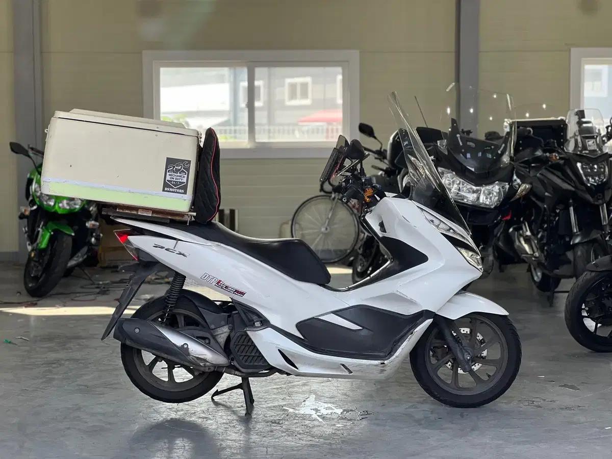 PCX 19년형 더뉴 10만KM 배달셋팅 일발시동 저렴하게 판매합니다