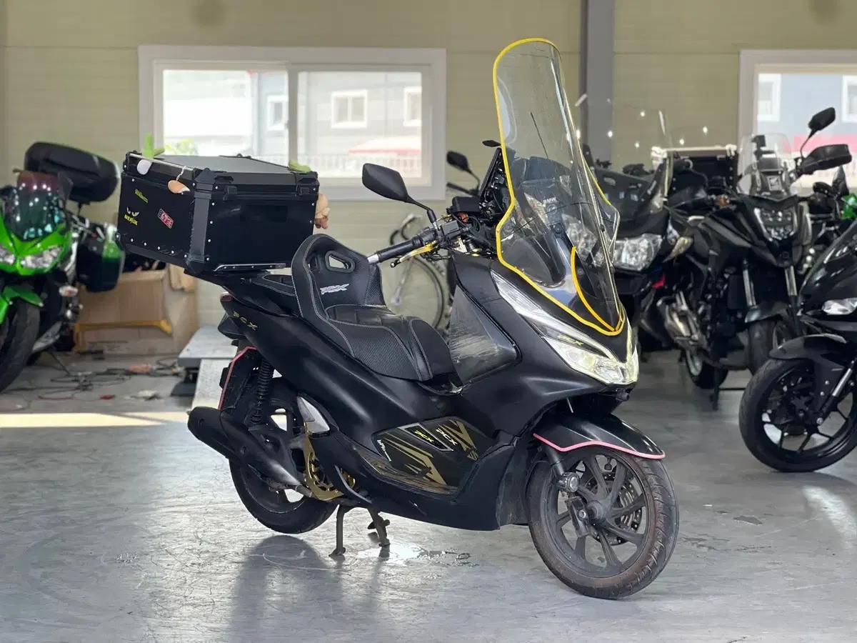 pcx125 19년식 8만키로대 배달세팅 앞뒤블박 저렴히 판매합니다