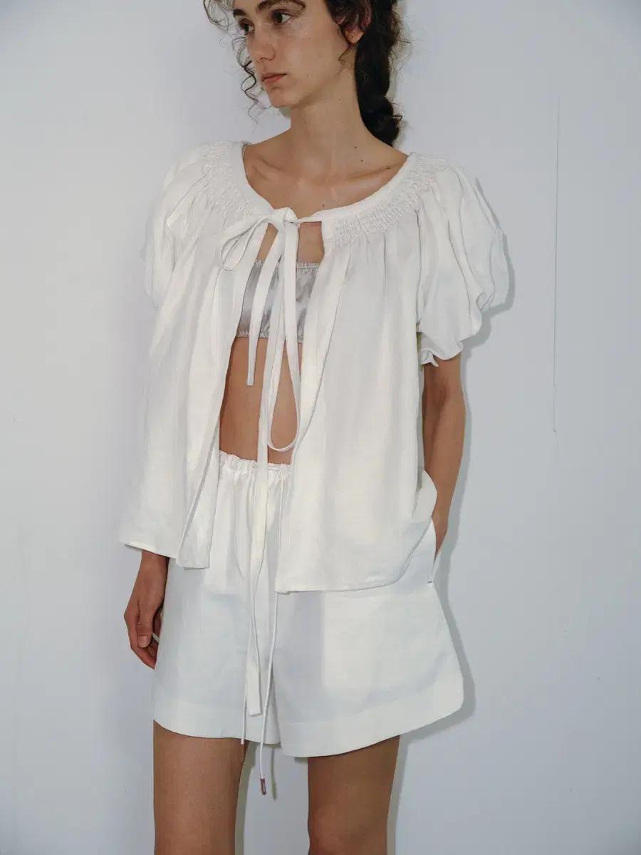 Ribbonbit lona puff blouse 리본빛 로나 퍼프 블라