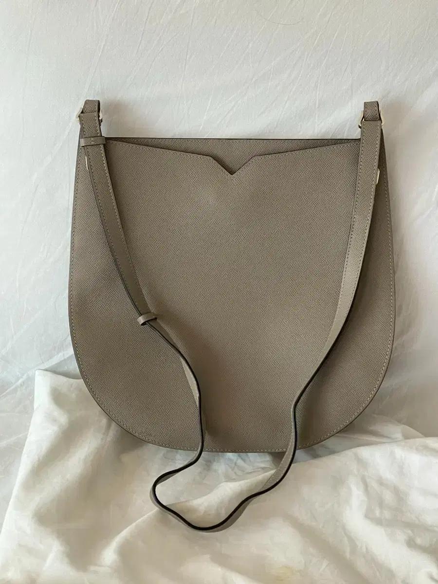 발렉스트라 호보위캔드 미디엄 백