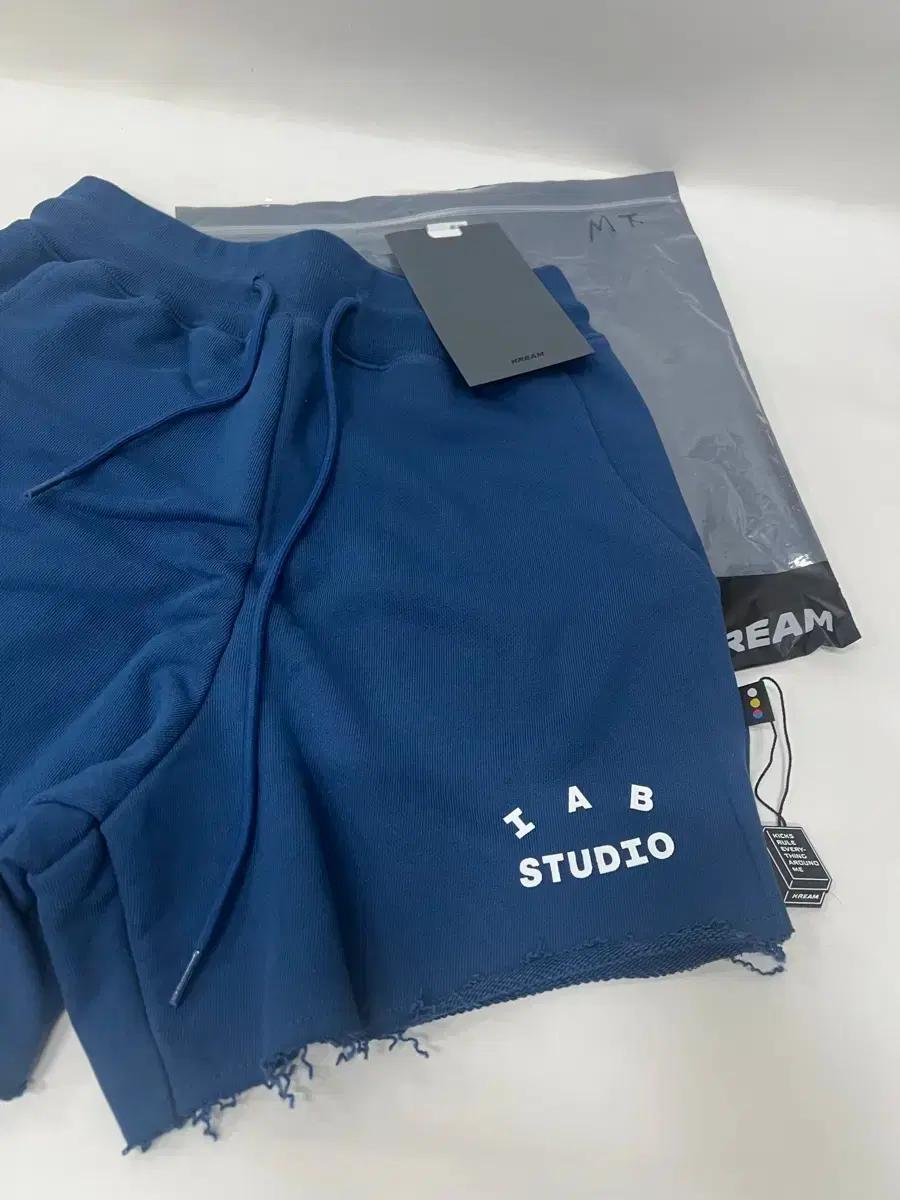 IAB Studio 더현대 Heavy Sweatshorts Navy-S