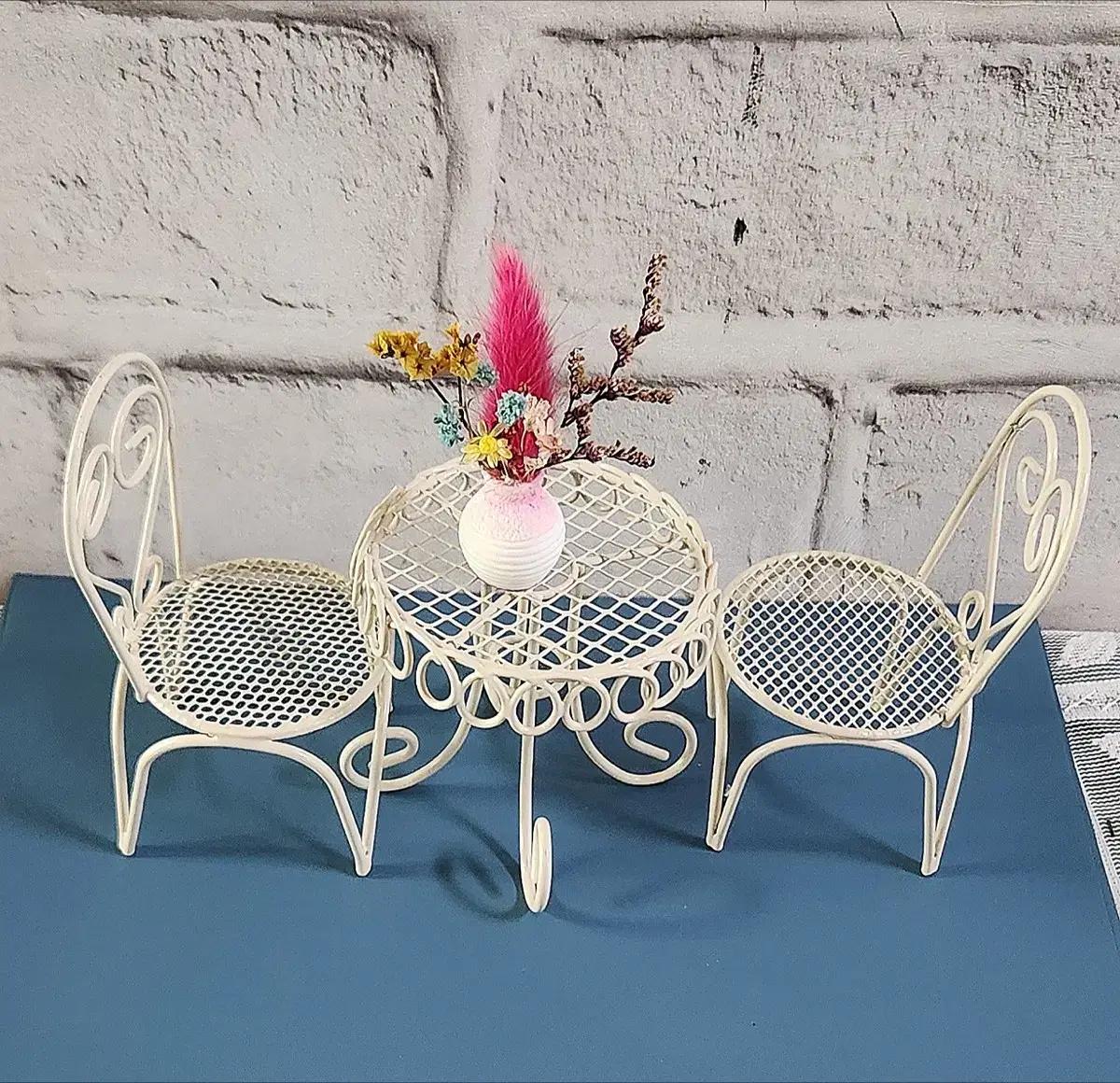 새상품)철제 테이블 의자세트 미니화병 프리저브드 조화아님 인테리어소품