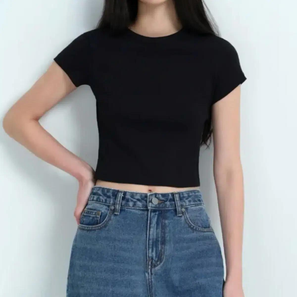 무신사 스탠다드 우먼즈 슬림 크롭 크루 넥 반팔 티셔츠 블랙 M