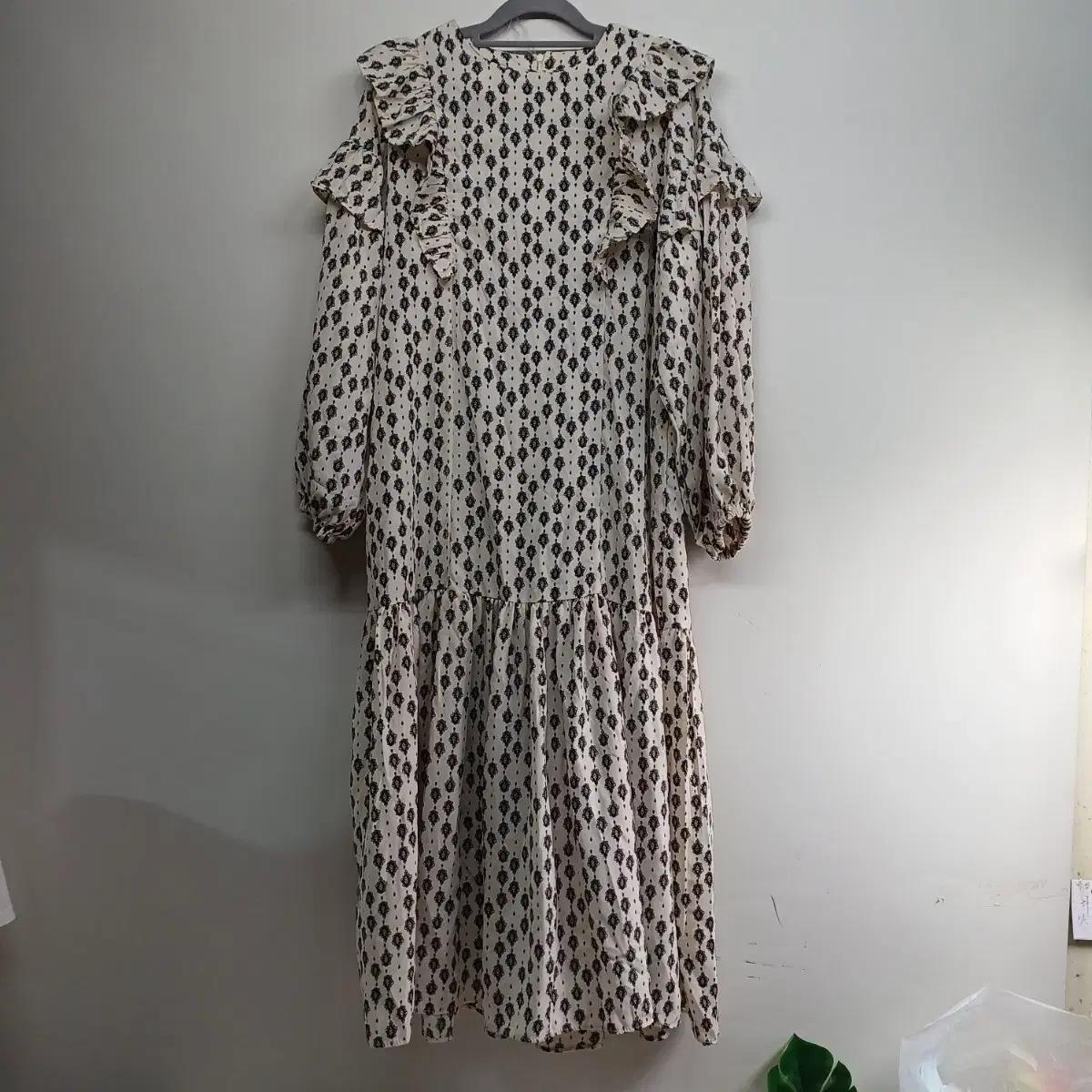 프릴 롱 원피스 패턴 쉬폰95사이즈봄가을258088