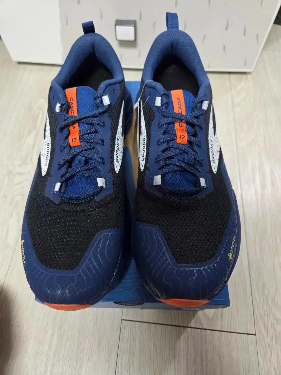 브룩스 캐스캐디아 17 GTX 네이비 290mm 판매