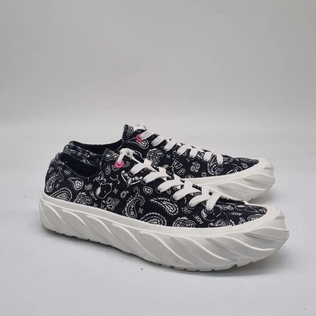 에이지 스누피 남성스니커즈 270