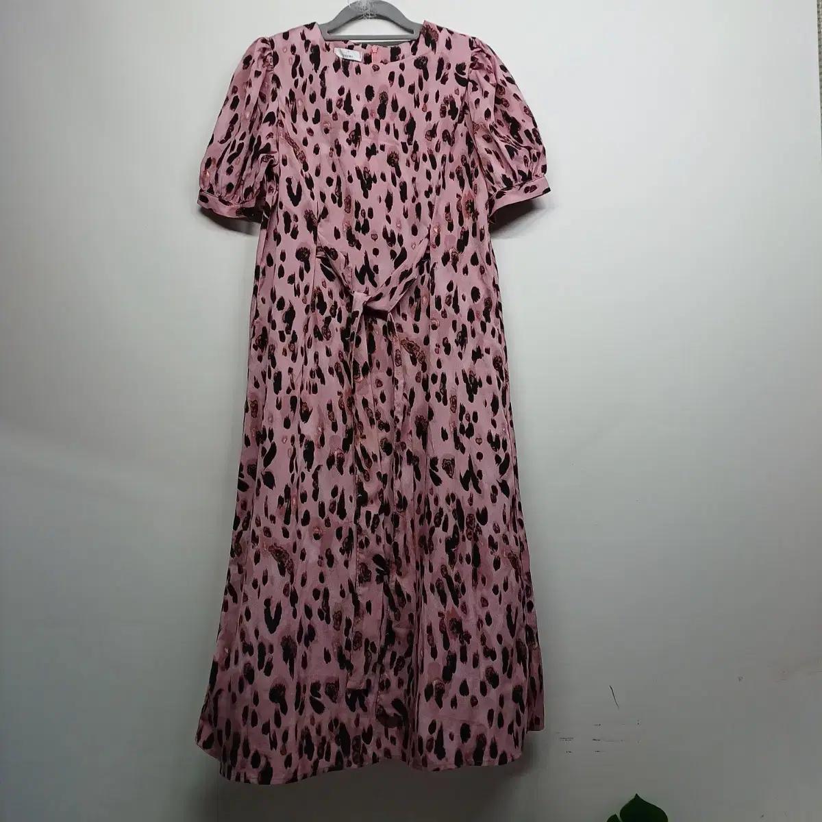 핑크 레오파드 롱 원피스 퍼프소매 85사이즈 여름258122