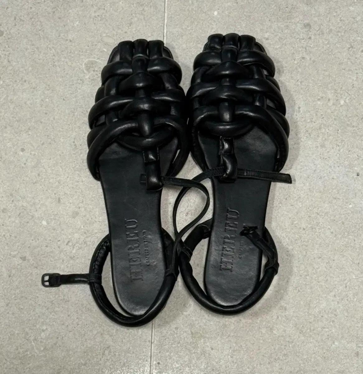 HEREU 헤레우 카베르사 샌들 37