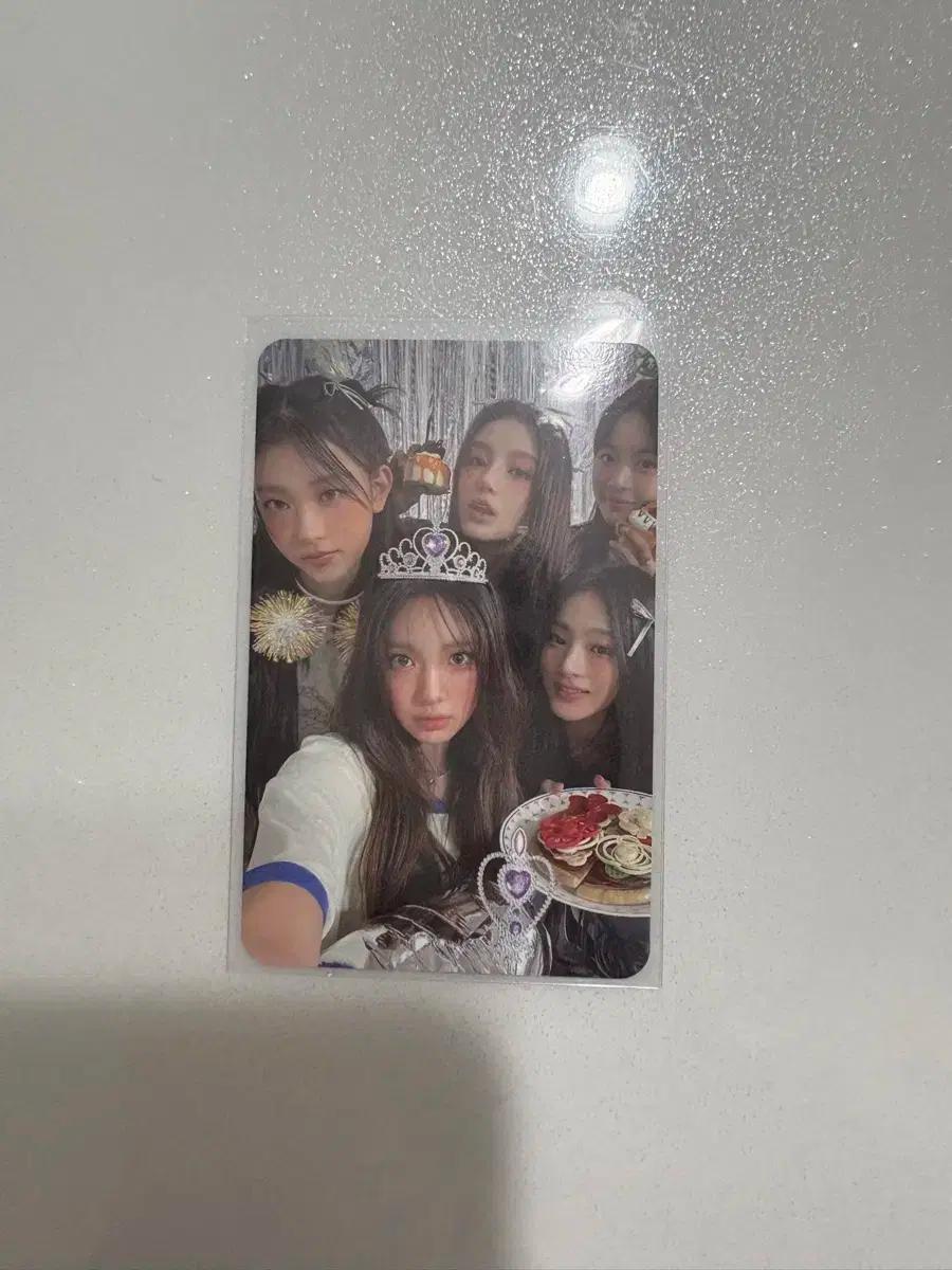 뉴진스 단체 시그 포카