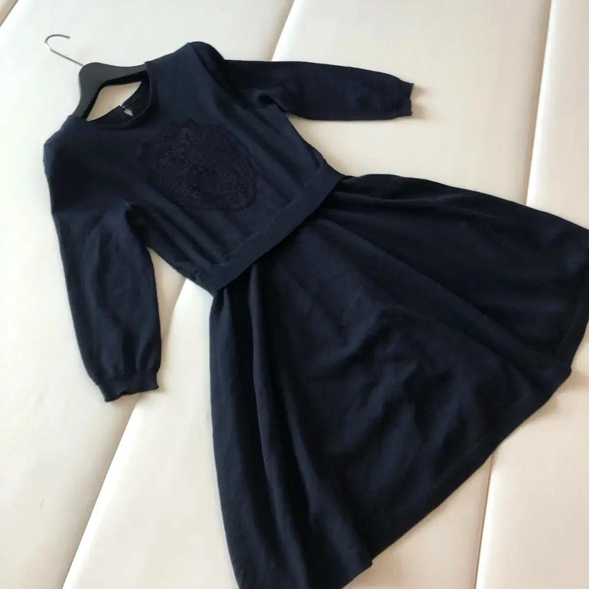 레니본 햅번 플레어 니트 펀칭 스카시 뜨개 원피스 하객룩 결혼식