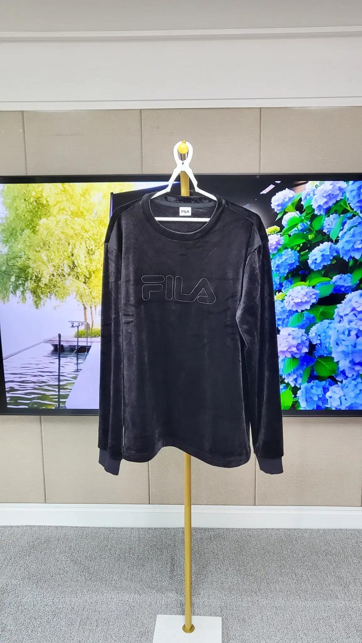 FILA 벨벳 로고 플리스 맨투맨 / 블랙(남녀공용)