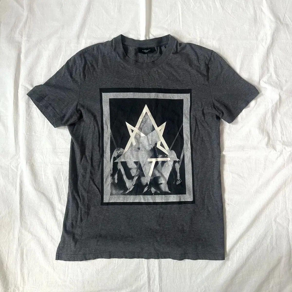 지방시 펜타그램 Bondage Star 그래픽 반팔 티셔츠 L