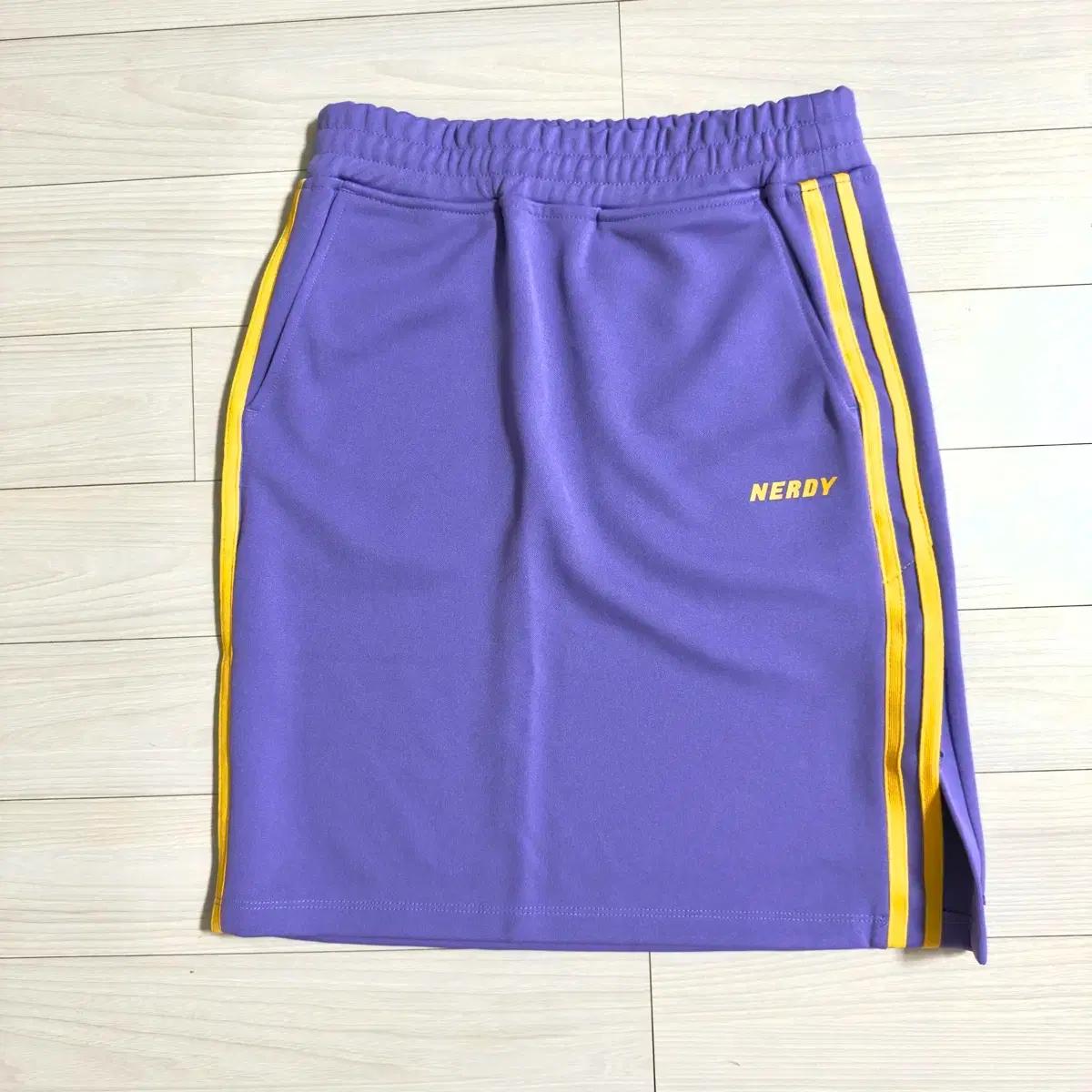 Nerdy 퍼플 스커트