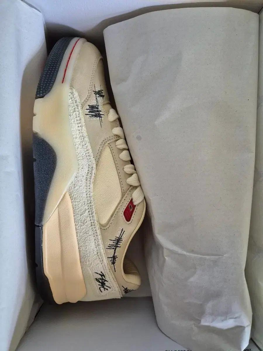 나이키 우먼스 조던 플라이트 코트 X 텔라 250사이즈 정가이하