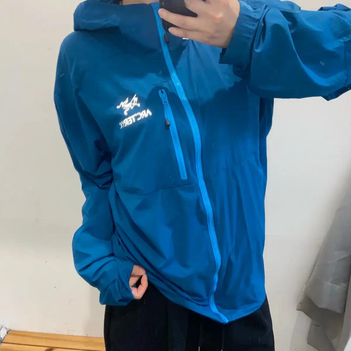 아크테릭스 스쿼미시 후디자켓