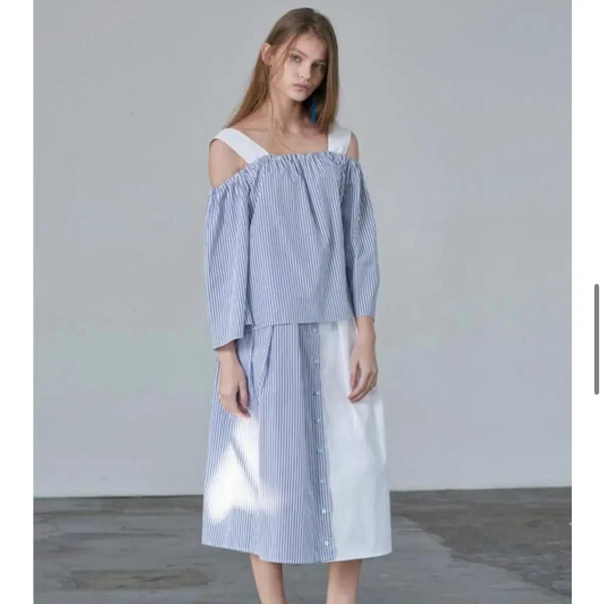 렉토 스트라이프 탑