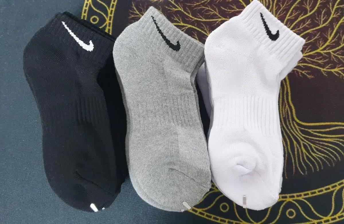 나이키 쿠션 단목 양말 화이트