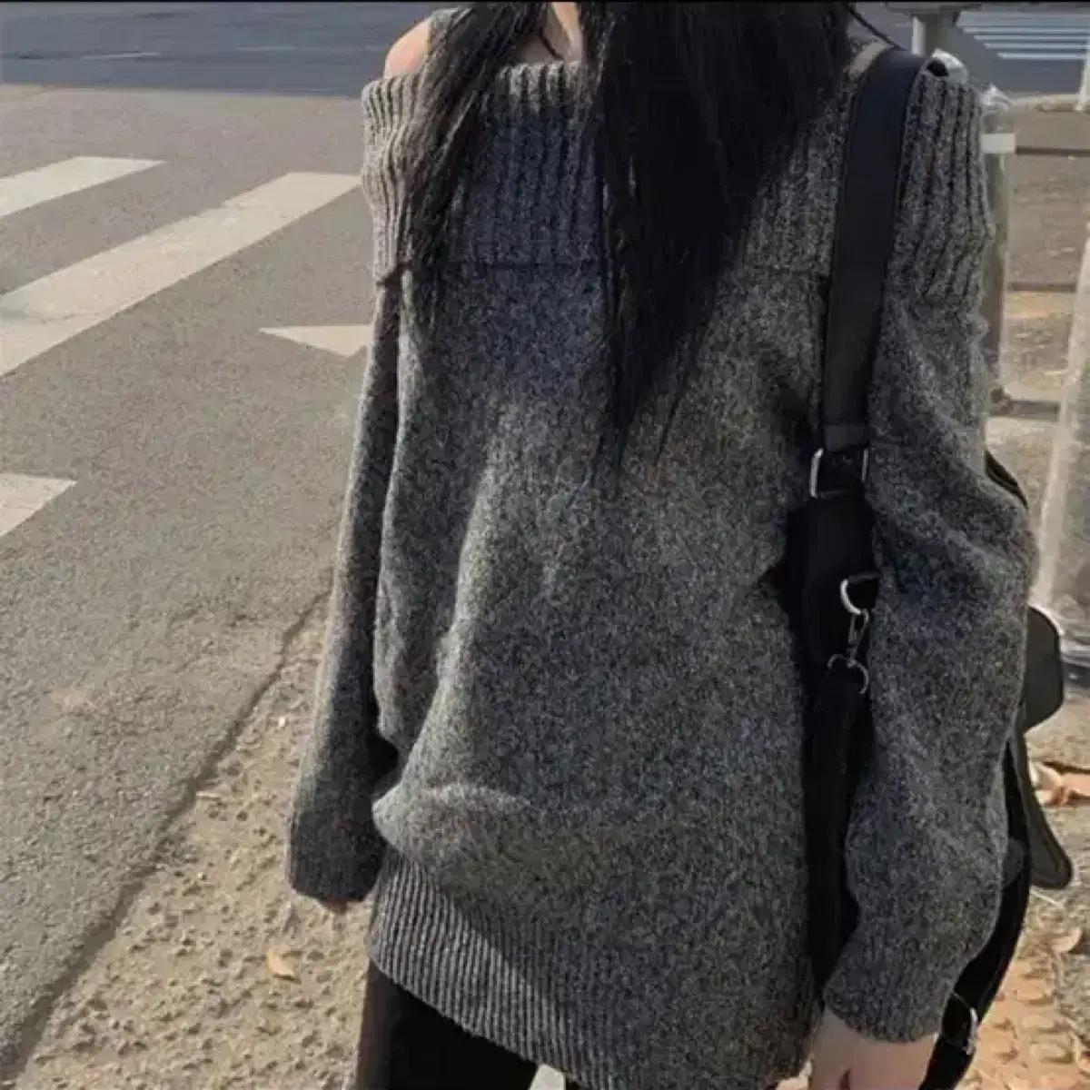 애니원모어 플린 니트 오프숄더 원피스