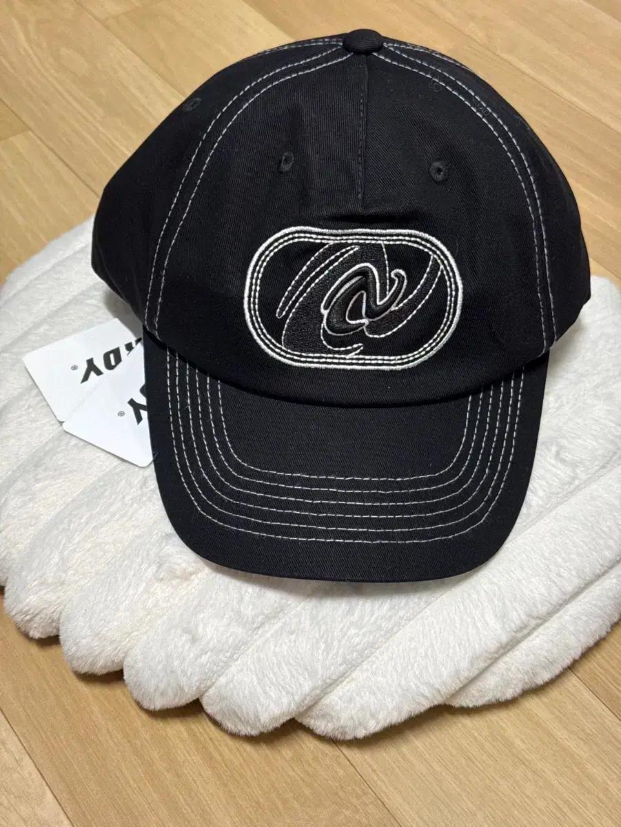 널디 레이아웃 스티치 볼캡