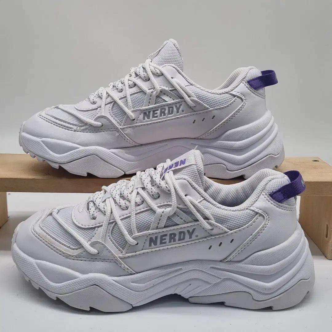 널디 젤리그 화이트 여성운동화240