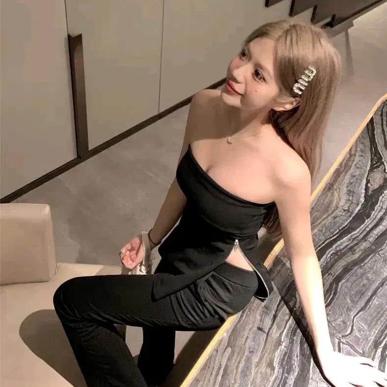 블랙투피스 지퍼나시 부츠컷 츄리닝바지 데일리룩 튜브탑 코디세트 검정색바지