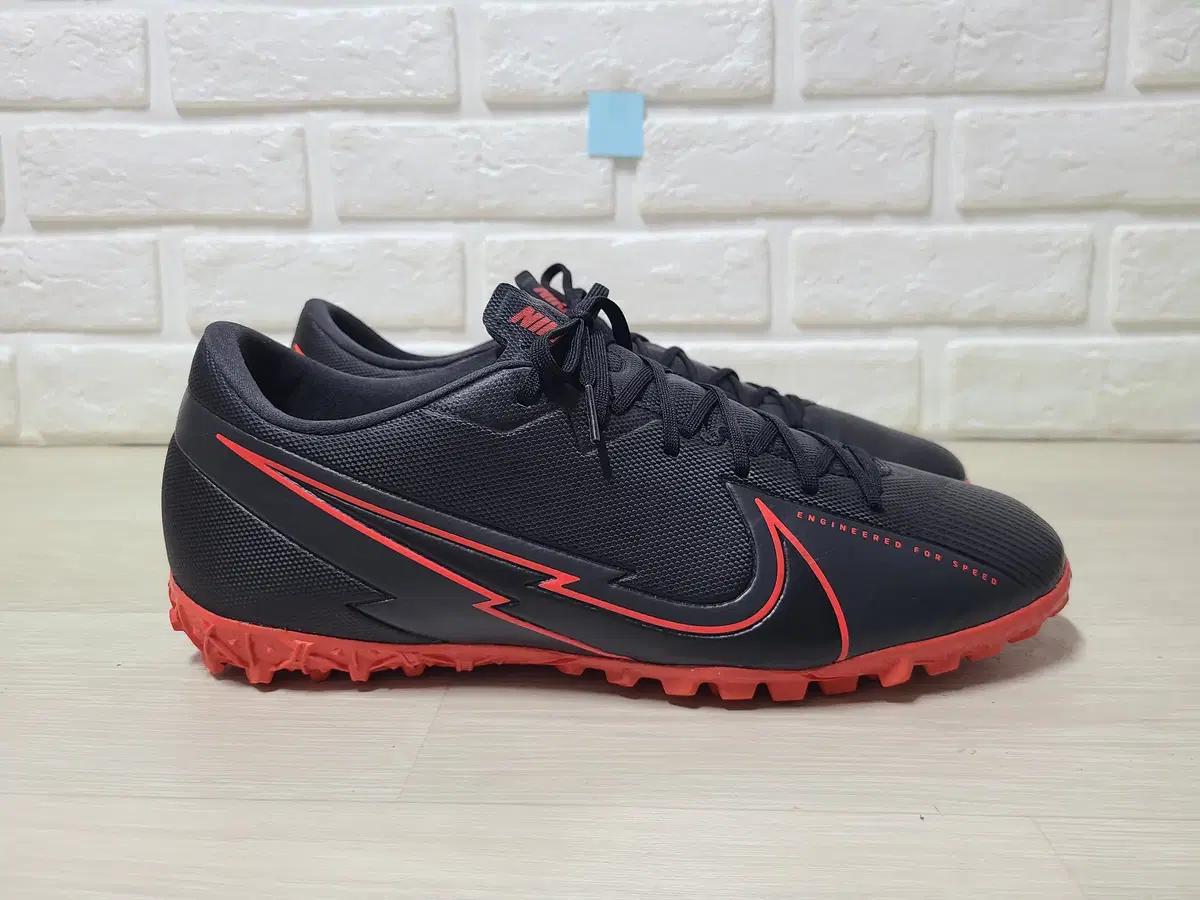 나이키 머큐리얼 베이퍼13 풋살화 285mm