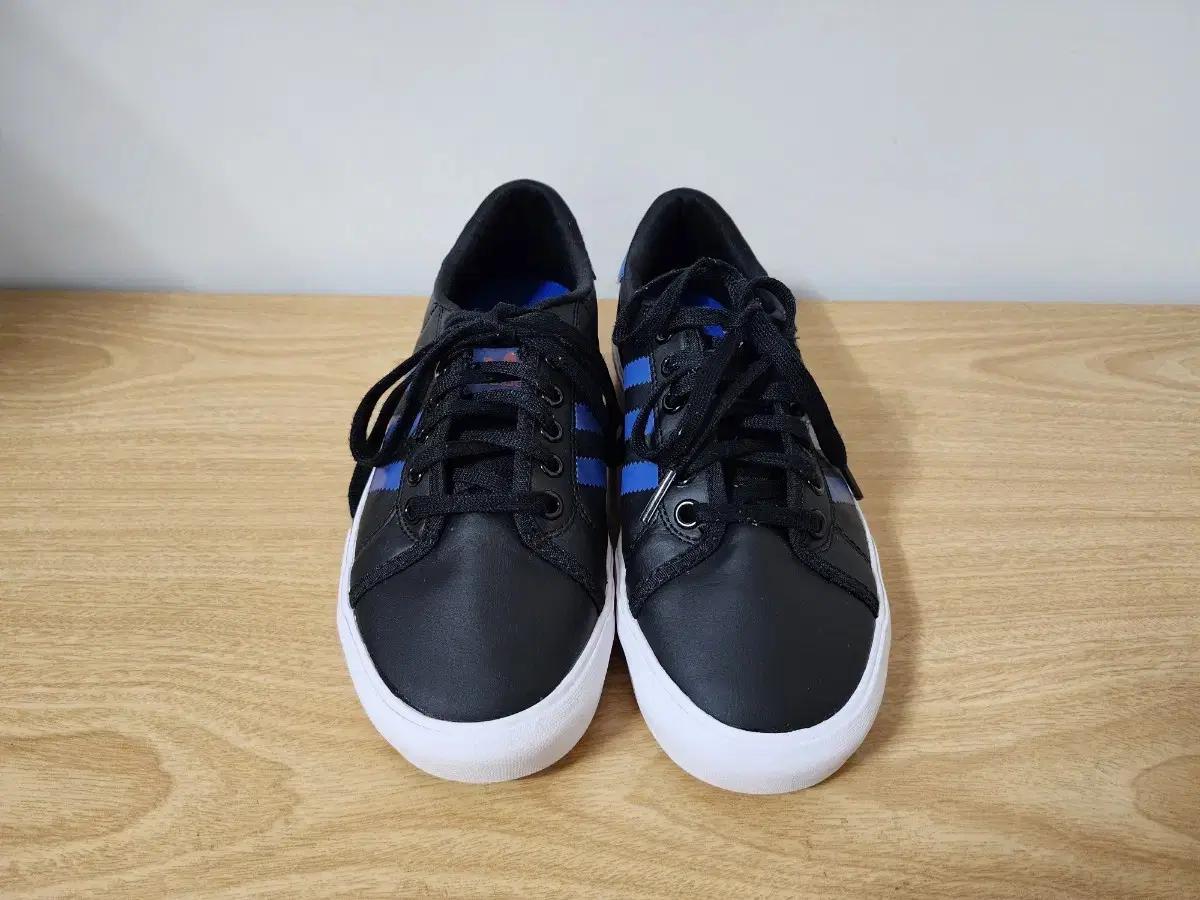 (240mm)여성 아디다스 아바카 블랙 블루 스니커즈 운동화