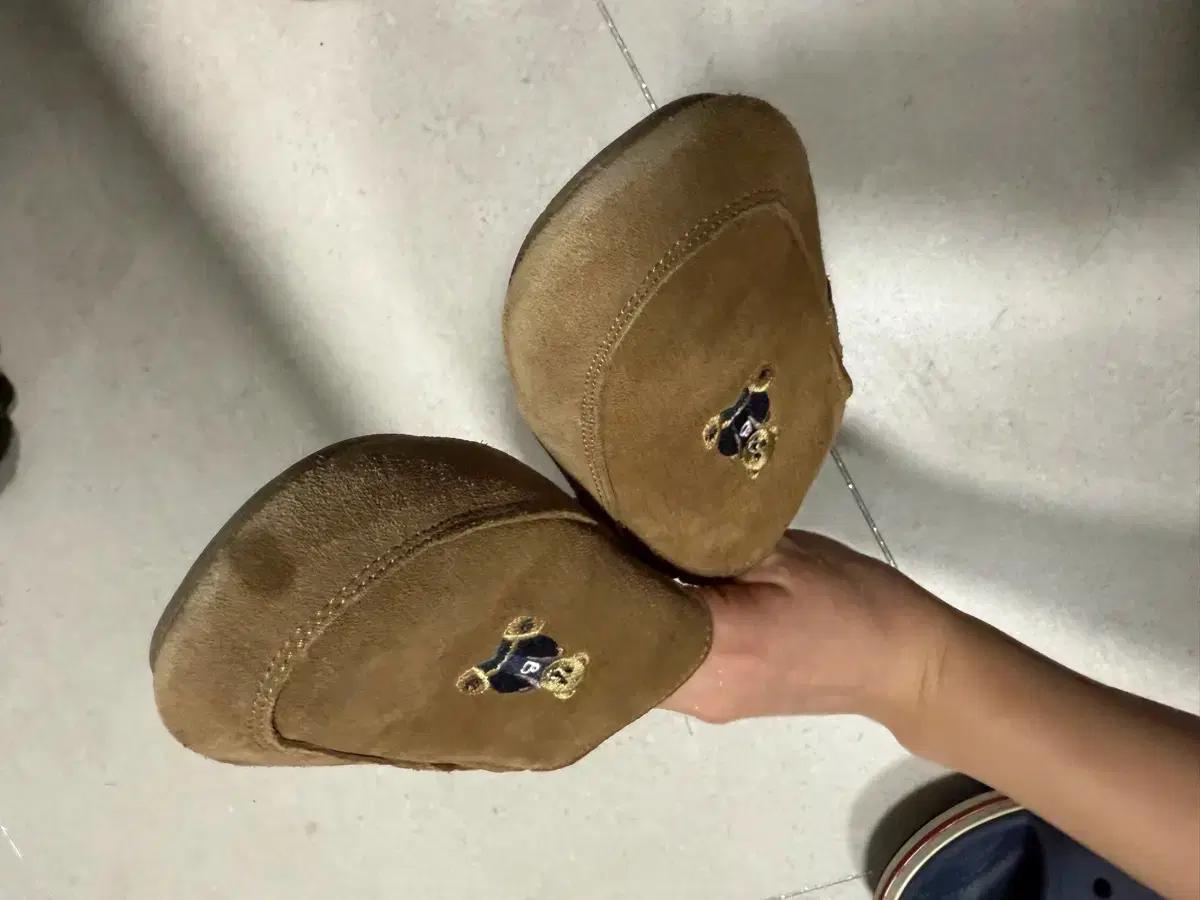 베어파우 털 샌들 슬리퍼