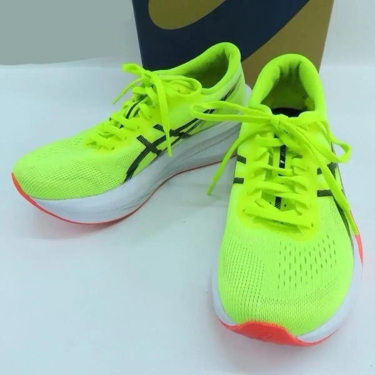 아식스 매직스피드4 카본 러닝화 235