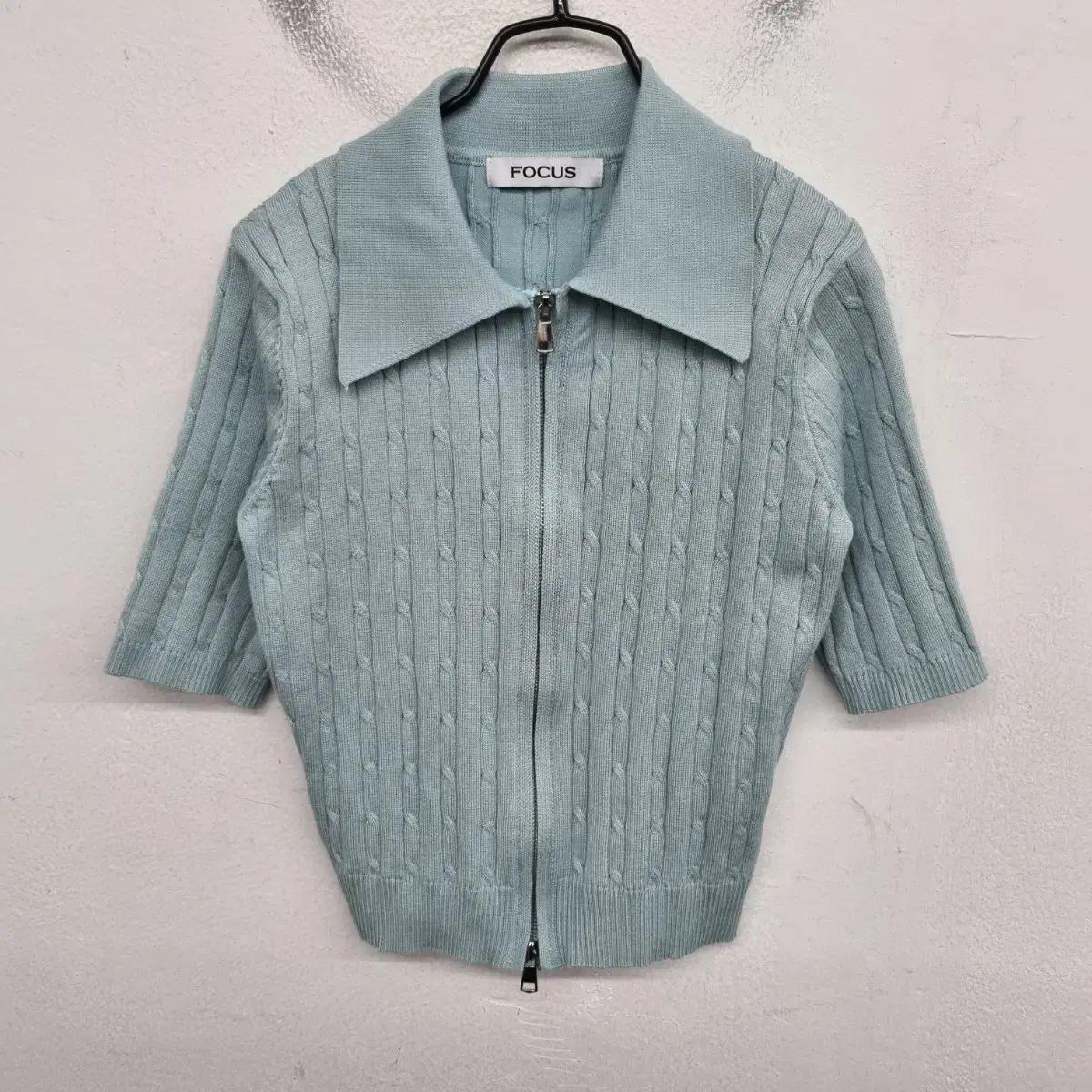 [여성44 size] FOCUS 반팔 케이블 니트 집업 가디건