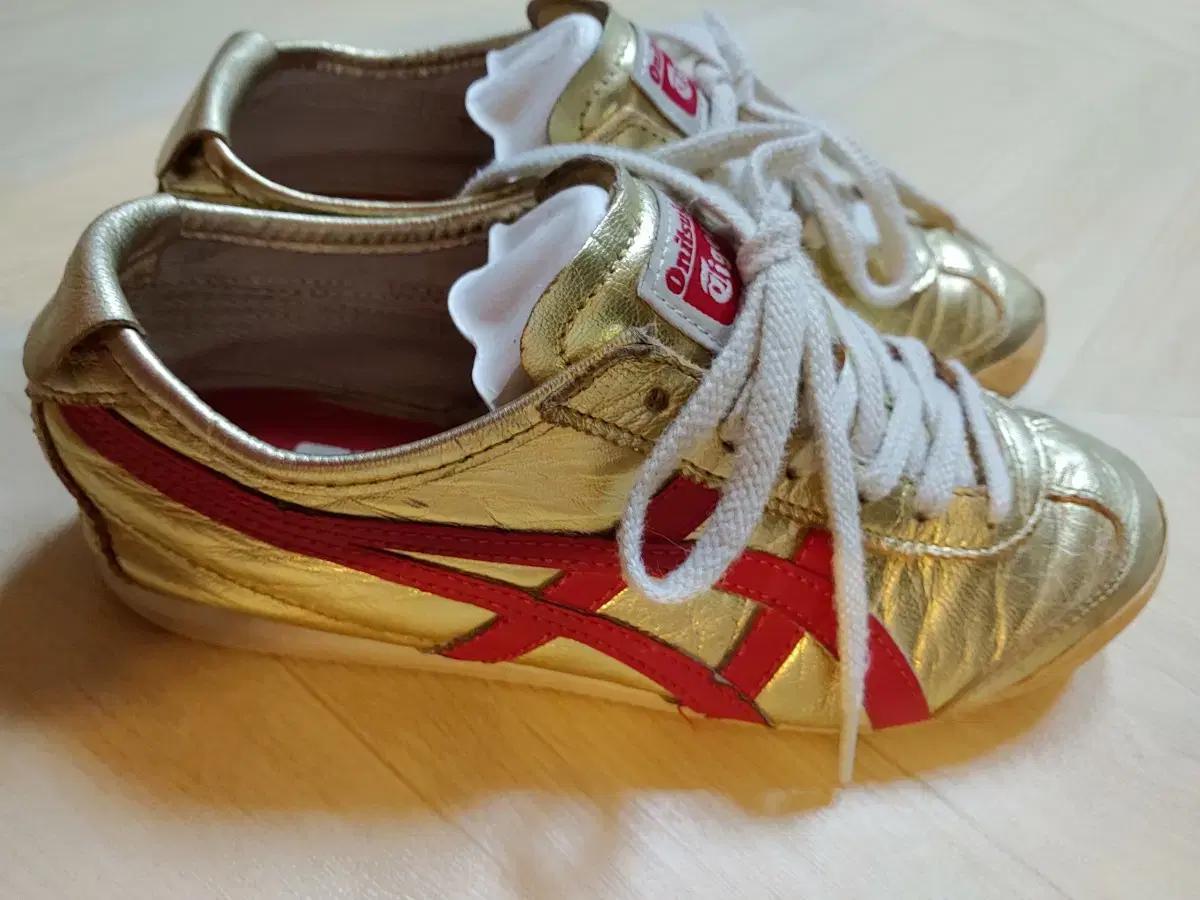 Onitsuka Tiger 오니츠카 타이거 골드 운동화 235