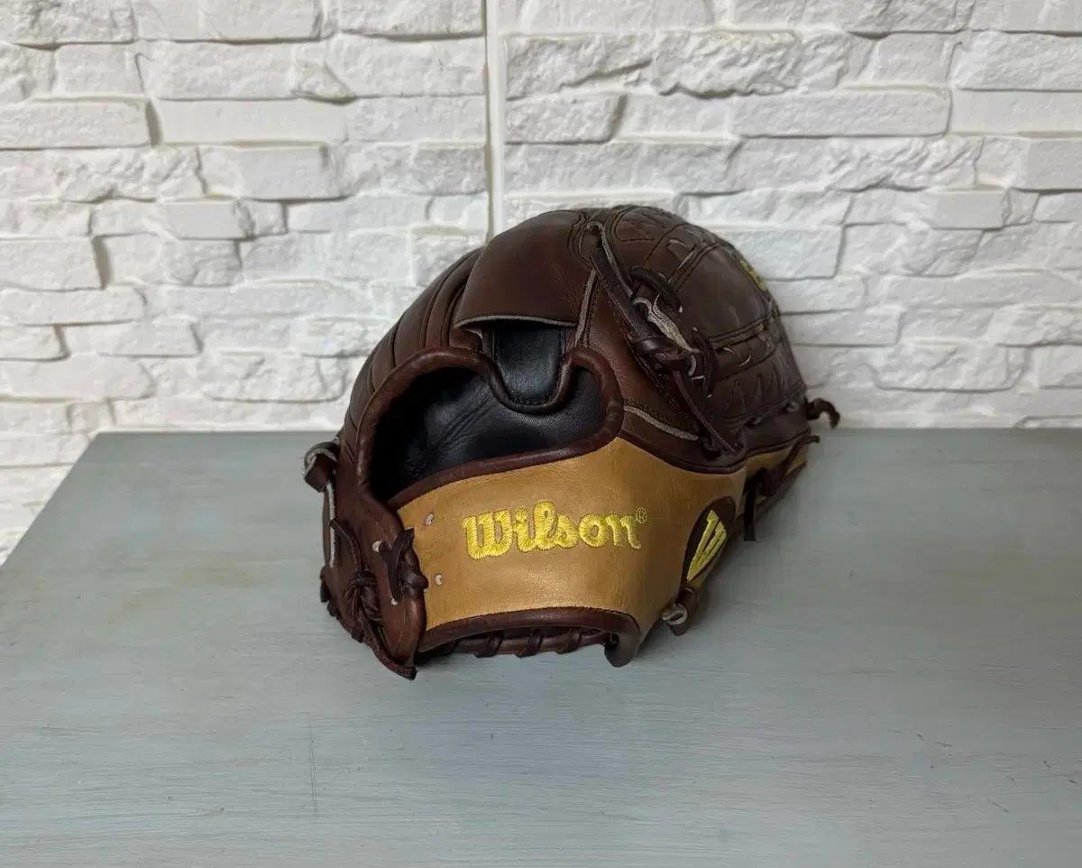 윌슨 A2K 투수 & 올라운드 11.75인치 야구 글러브