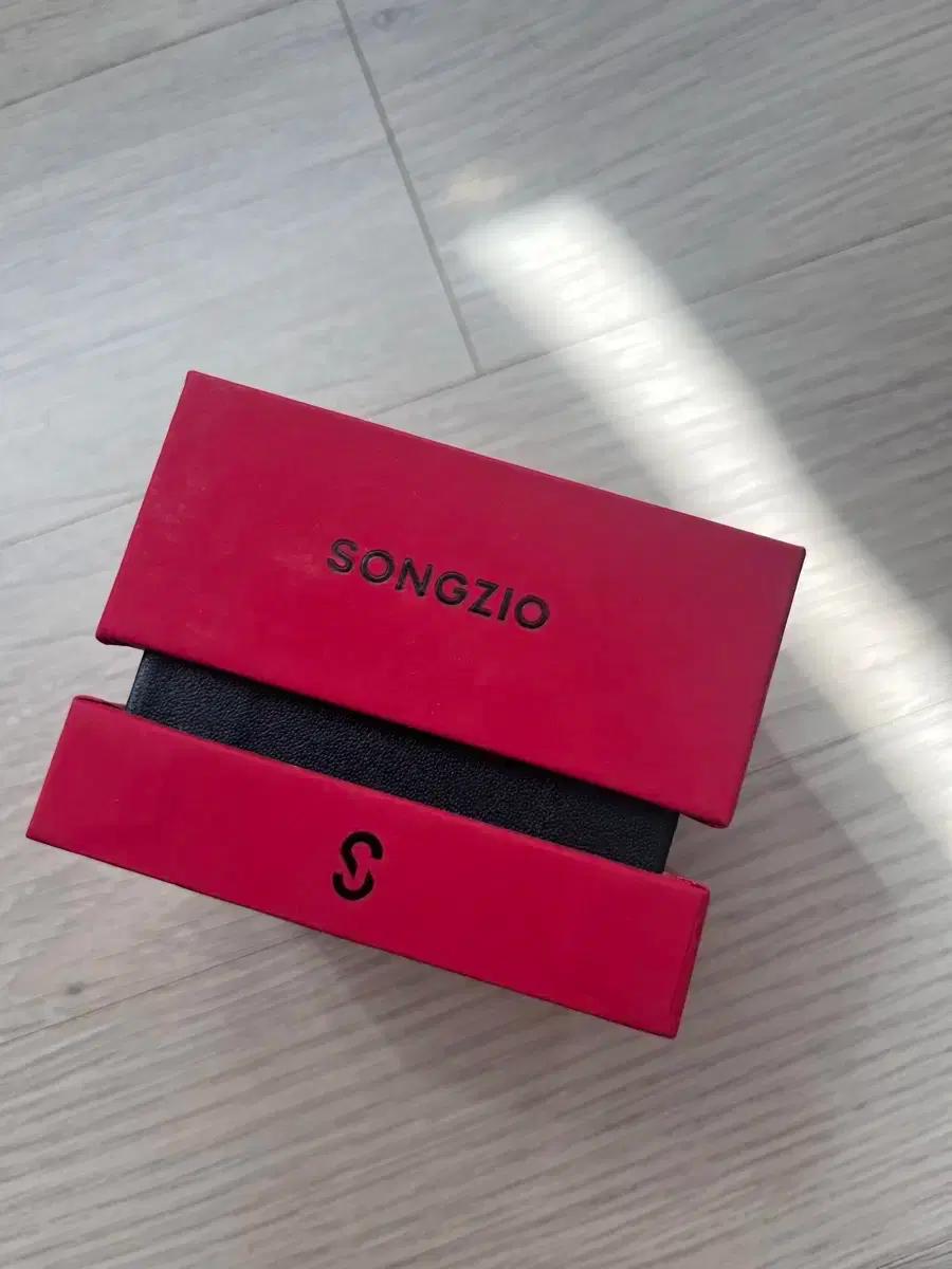 송지오 블랙아이즈 링