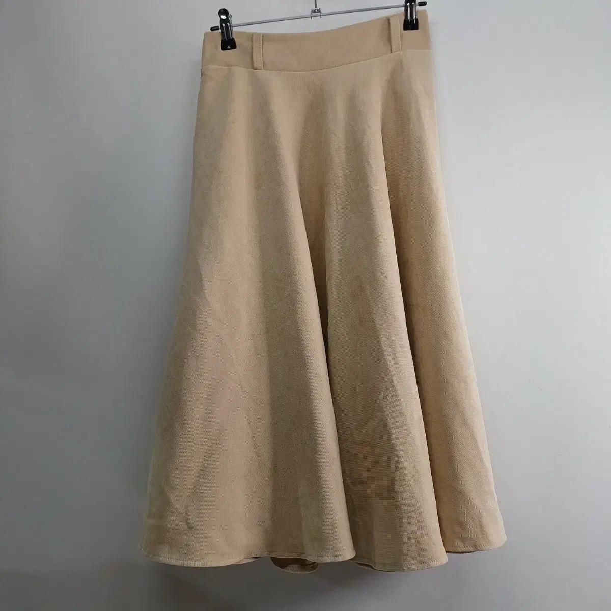 베이지 플레어 롱 스커트 26사이즈 봄가을 58386