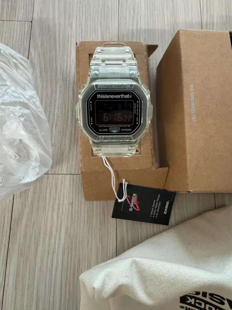 디스이즈네버댓 x 카시오  dw5600 신품