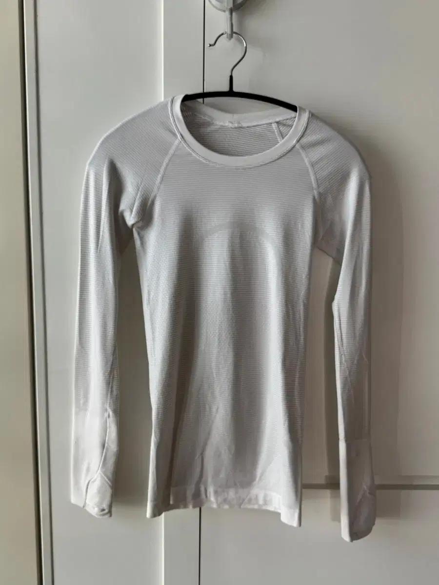 룰루레몬 스위프틀리 테크 롱슬리브 셔츠 2.0 힙 렝스