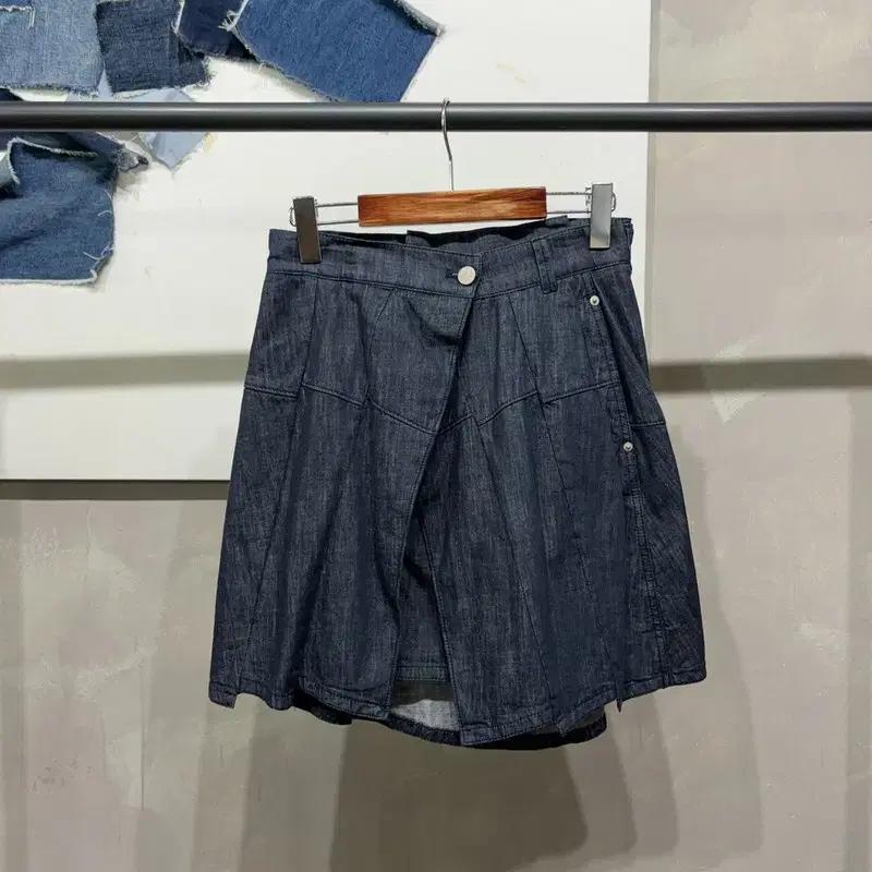(25인치) 한섬 시스템 여성 캐주얼 데님 미니스커트 청치마