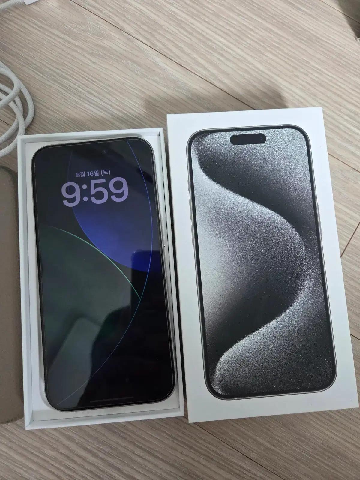 아이폰 15PRo 화이트 128GB, 케이스티파이케이스 3개, 강화유리