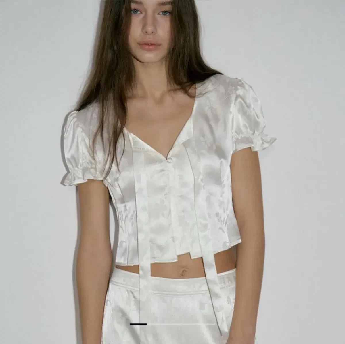 오버듀플레어 overdue flair jacquard crop top